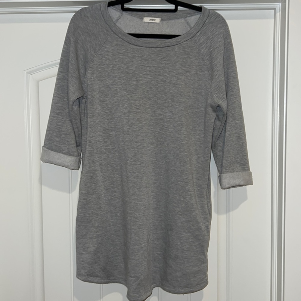 3/4 sleeve oversized sweatshirt with pockets. Very cozy!